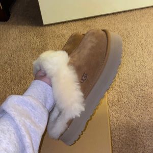 BRAND NEW UGG disquette platform slippers